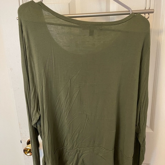 Green long sleeved crop top! - Picture 3 of 3